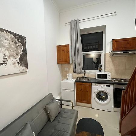 Modern Studios Queenspark London Værelse billede