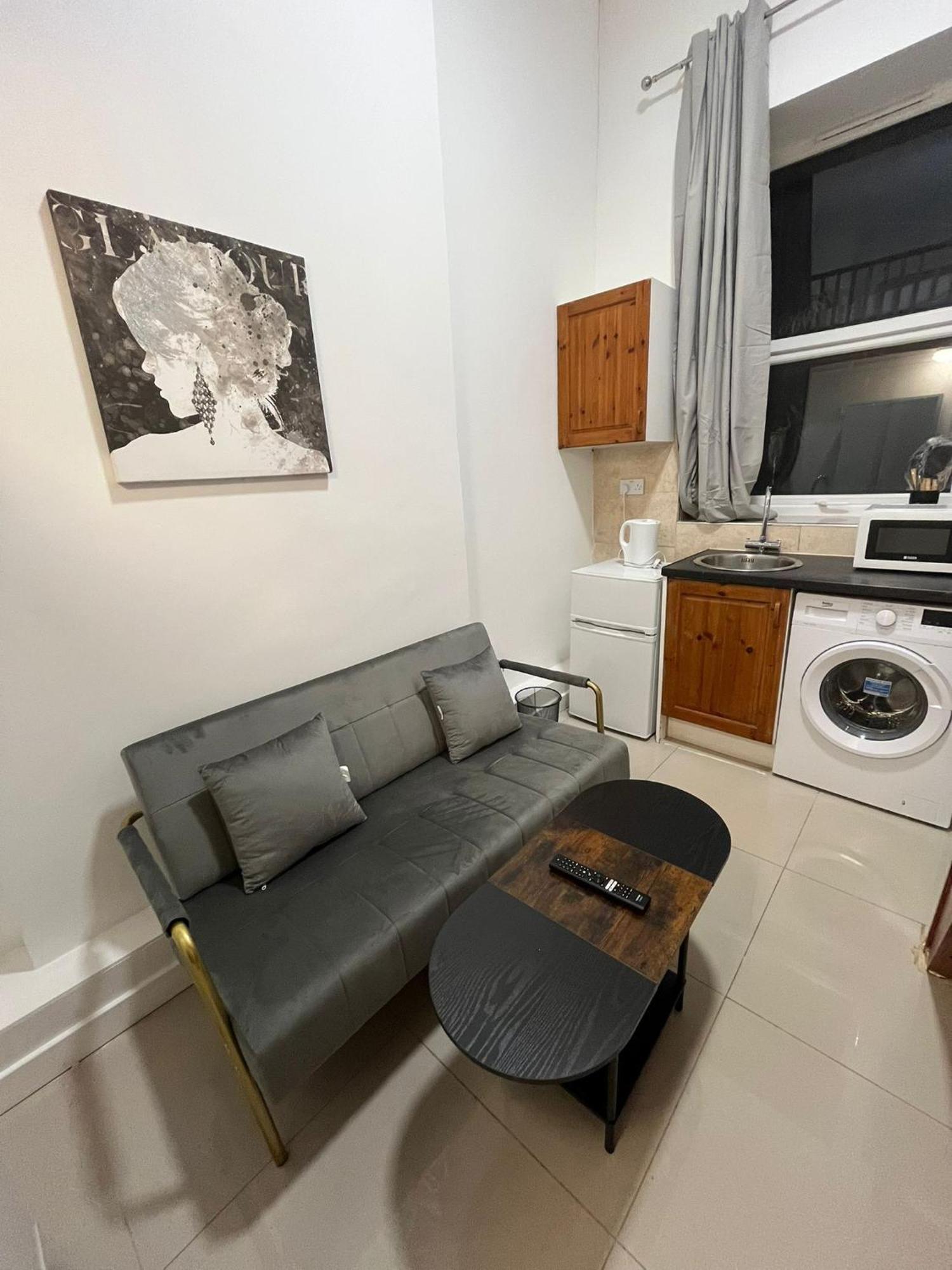 Modern Studios Queenspark London Værelse billede