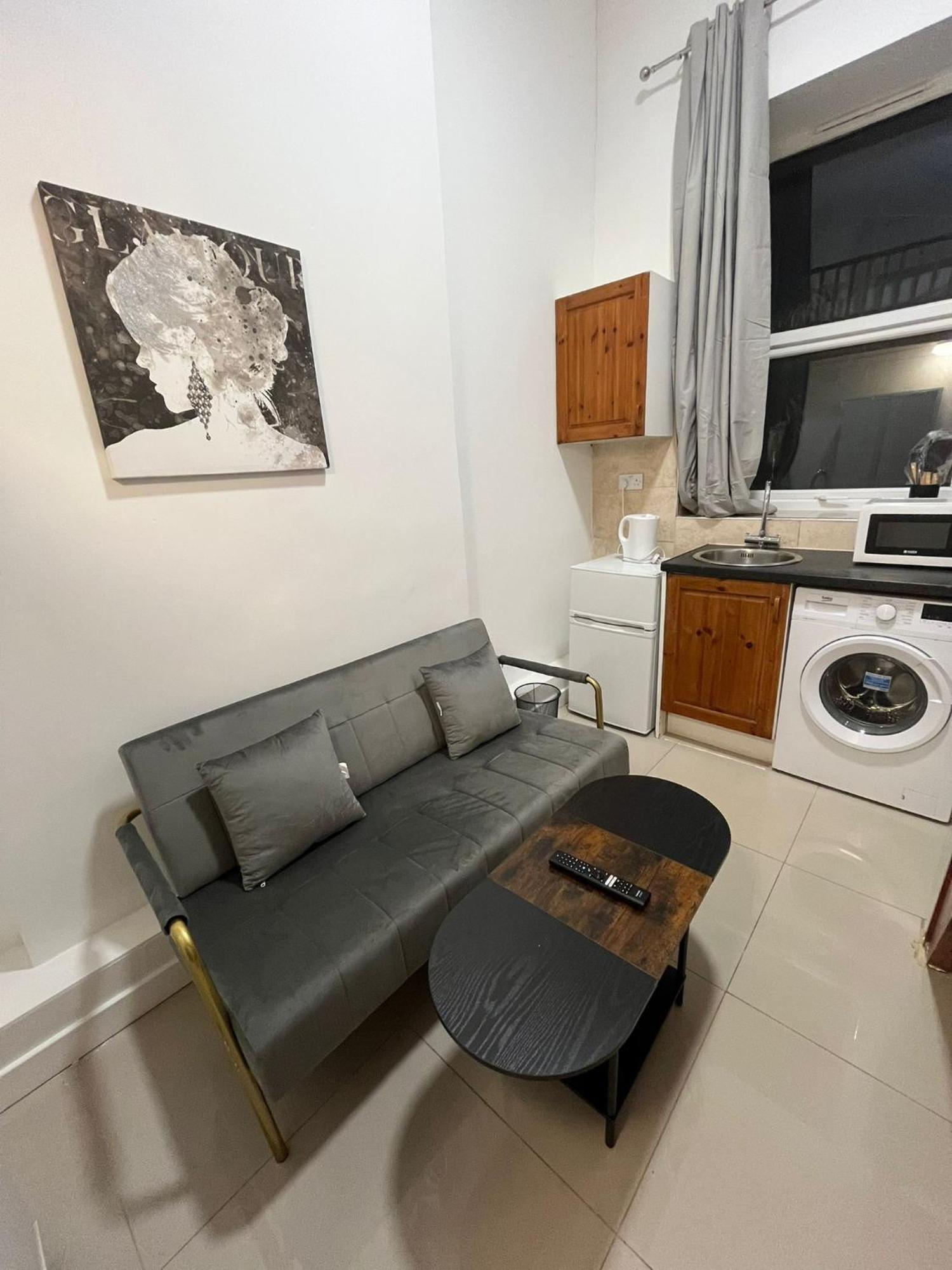 Modern Studios Queenspark London Værelse billede