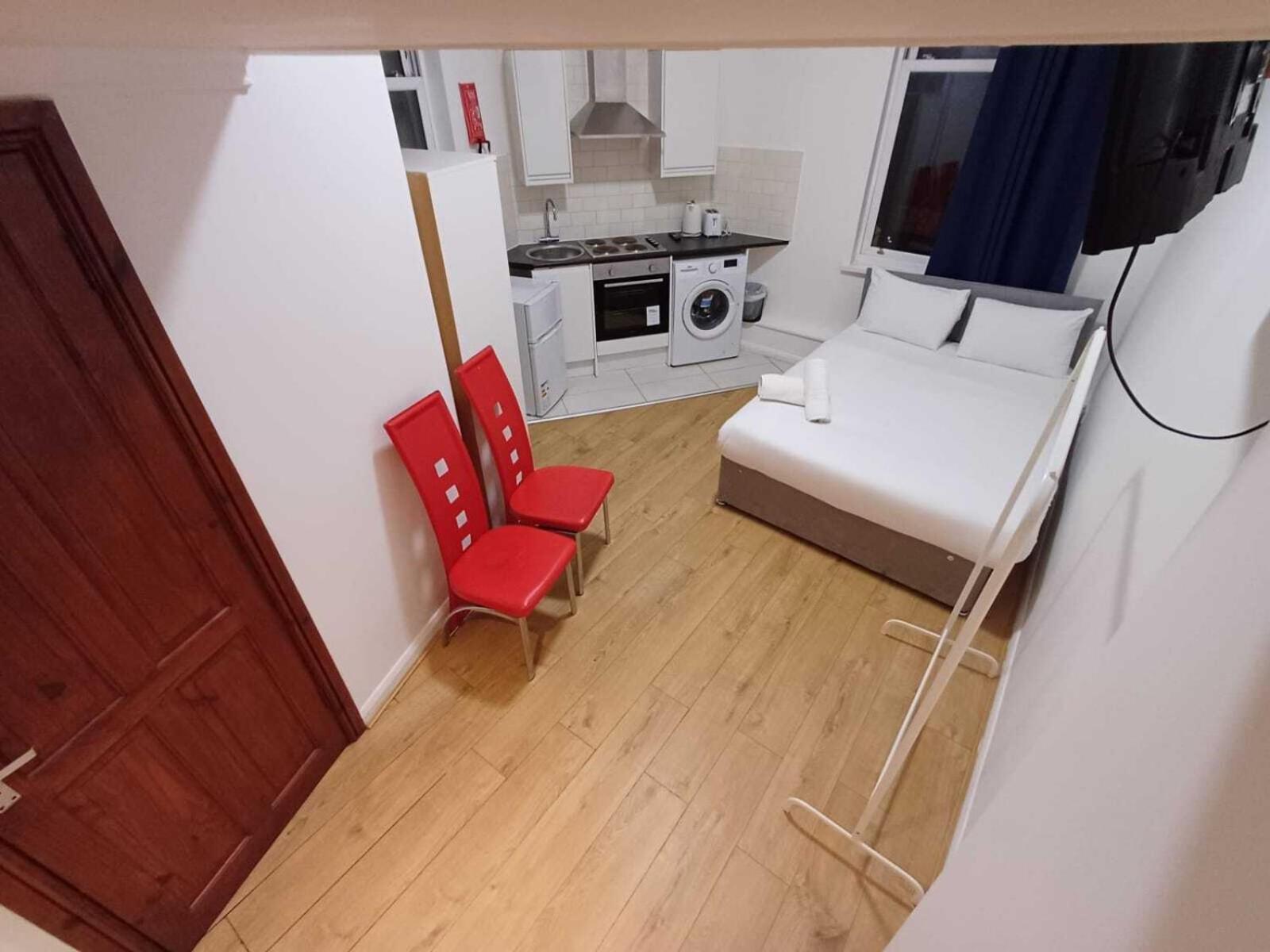 Modern Studios Queenspark London Værelse billede