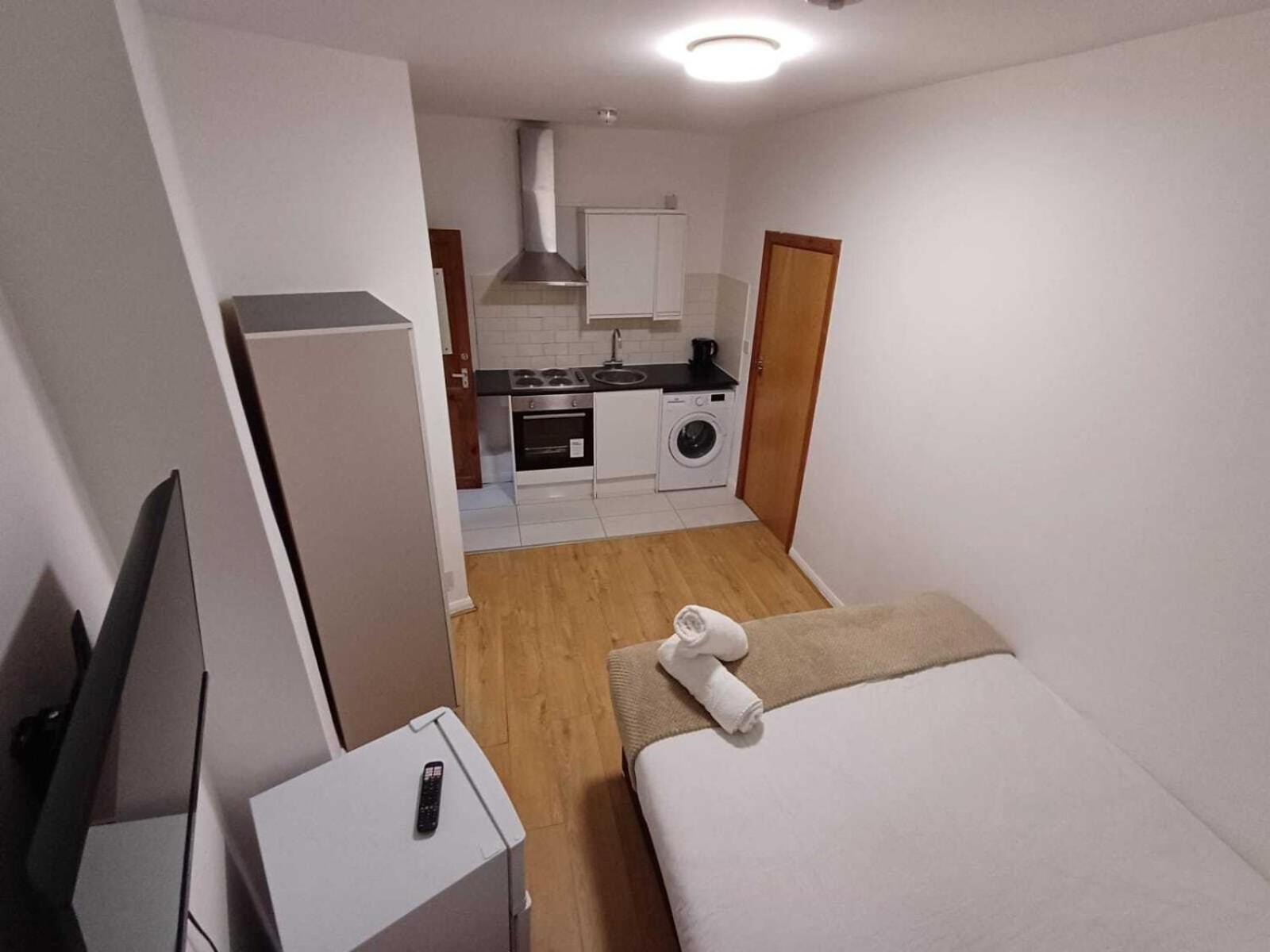 Modern Studios Queenspark London Værelse billede