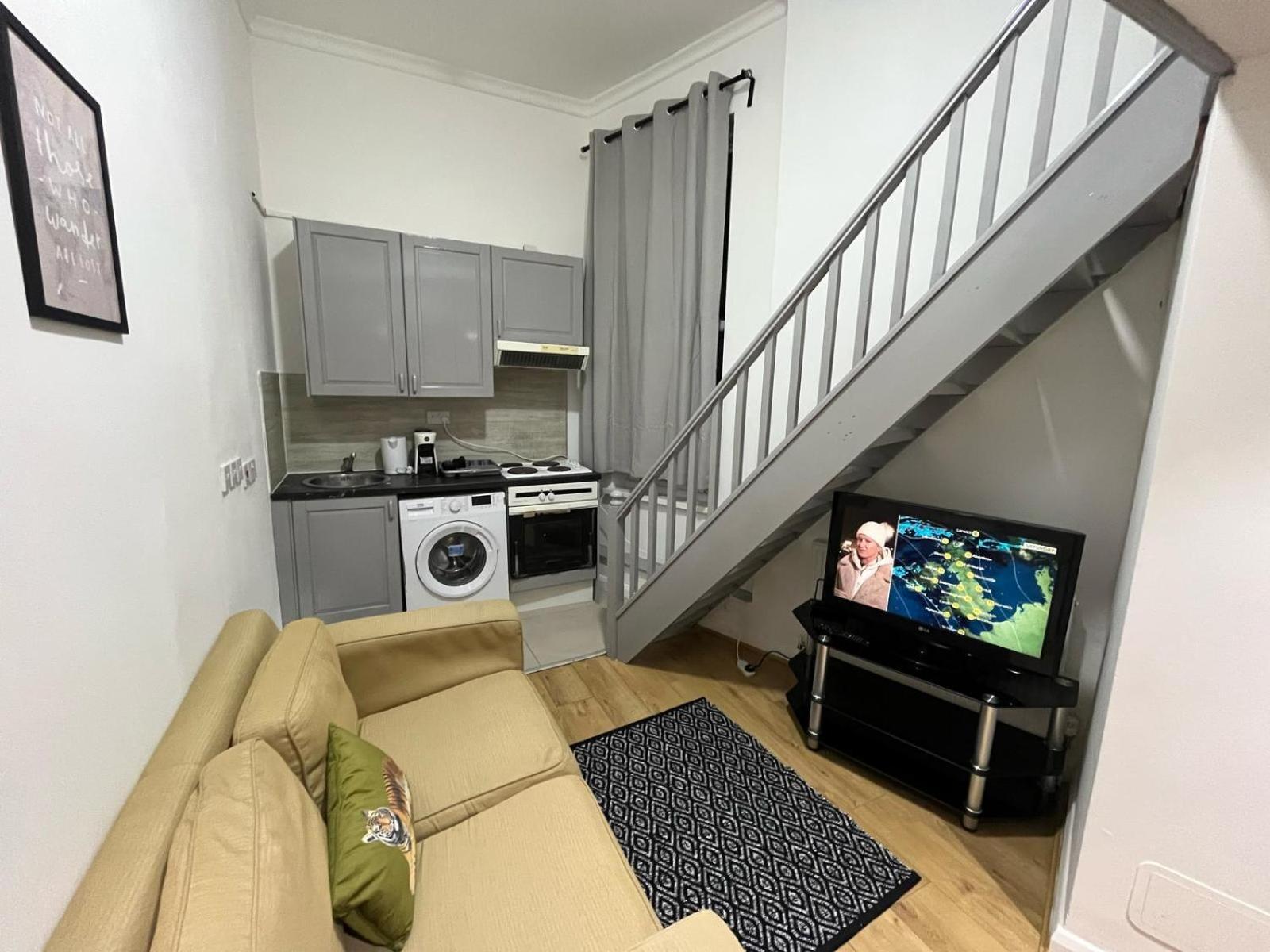 Modern Studios Queenspark London Værelse billede